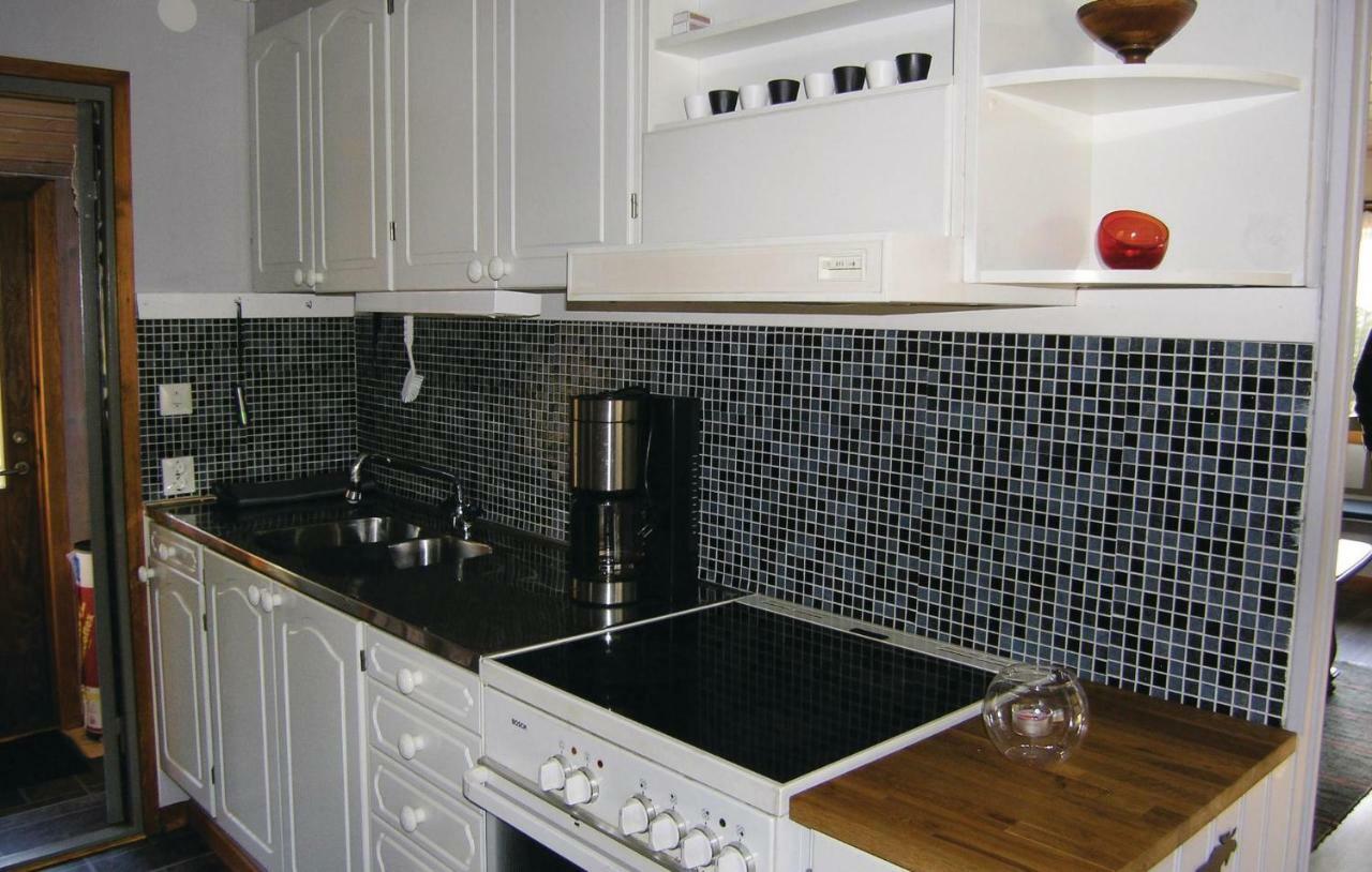 Awesome Home In Unnaryd With Kitchen Almesjo ภายนอก รูปภาพ